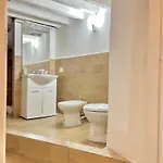 Centro Affittacamere- Bagno In Comune 招待所 *