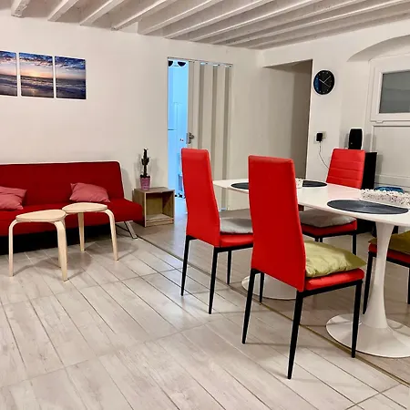 Centro Affittacamere- Bagno In Comune Guest house