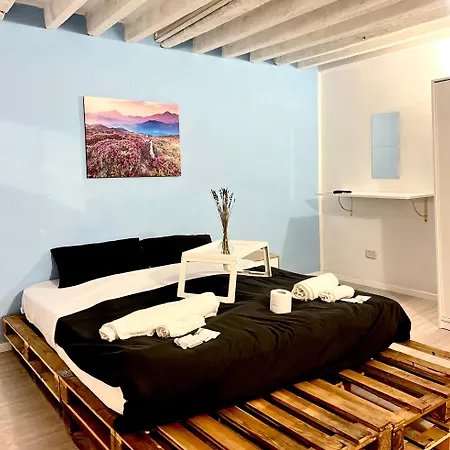 Centro Affittacamere- Bagno In Comune Konukevi Cenova