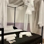 Centro Affittacamere- Bagno In Comune Πανσιόν Γένοβα